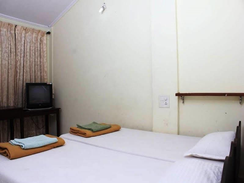 Oyo 833 Hotel Prince Santosh Holiday Homes Arpora Extérieur photo